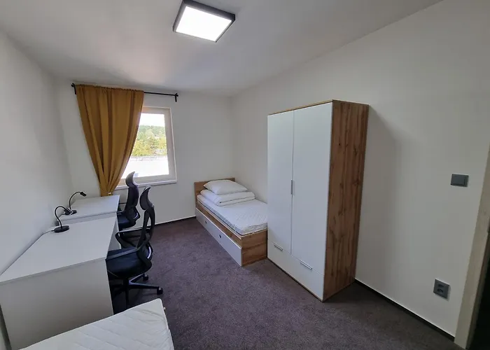 Kampus Poruba מלון *